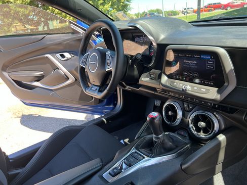 Used 2019 Chevrolet Camaro SS RWD image 15