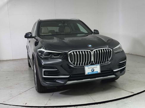 Used 2022 BMW X5 xDrive40i w/ Premium Package image 3