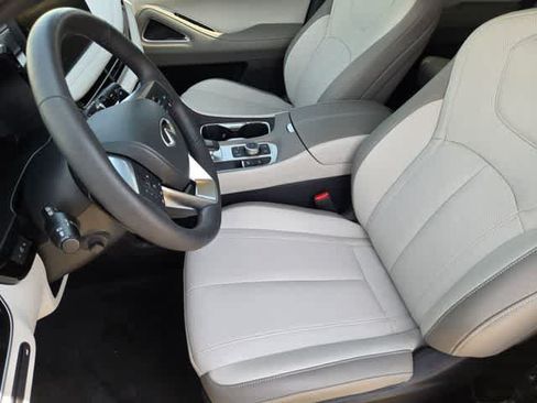Used 2027 INFINITI QX60 Luxe w/ Cargo Package FWD image 11