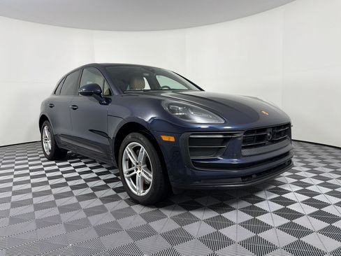 Certified 2023 Porsche Macan AWD/4WD image 7