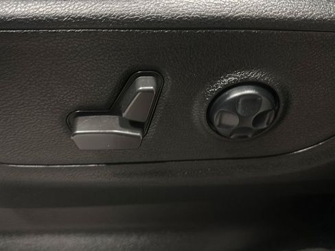 Used 2021 RAM 1500 Big Horn AWD/4WD image 18