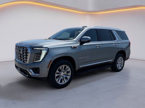 Used 2025 GMC Yukon Denali AWD/4WD image 7