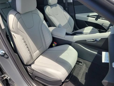 New 2026 Hyundai Elantra SEL Sport FWD image 22