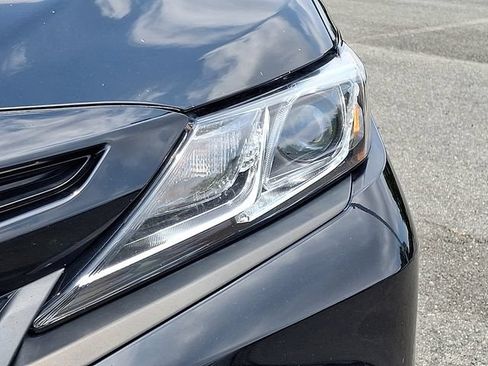 Used 2020 Toyota Camry SE FWD image 9