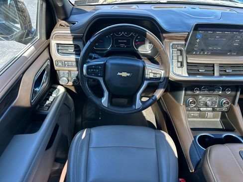 Used 2021 Chevrolet Tahoe LT w/ LT Signature Package image 5