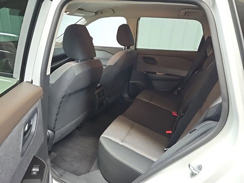 Used 2022 Nissan Rogue S AWD/4WD image 30