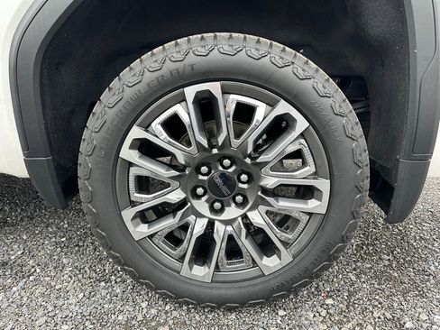 Used 2024 GMC Sierra 1500 Denali Ultimate image 16