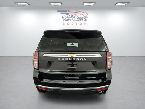 Used 2022 Chevrolet Suburban Premier w/ Premium Package AWD/4WD image 5