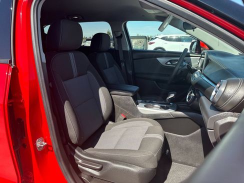 Used 2025 Chevrolet Blazer LT FWD image 37