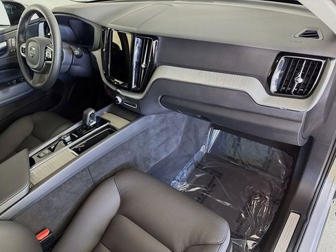 Used 2025 Volvo XC60 B5 Plus AWD/4WD image 30