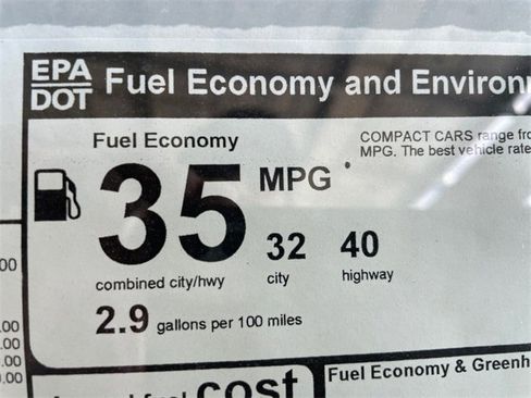 New 2025 Nissan Versa SR w/ Trunk Package image 24