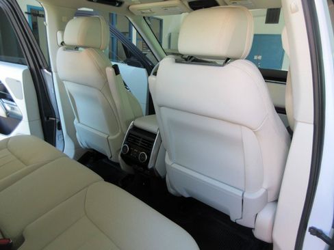 Used 2023 Land Rover Range Rover SE AWD/4WD image 33