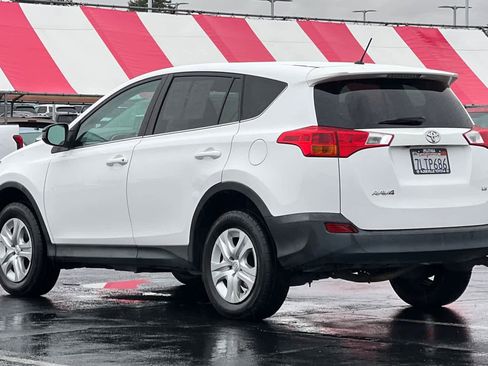 Used 2015 Toyota RAV4 LE image 7