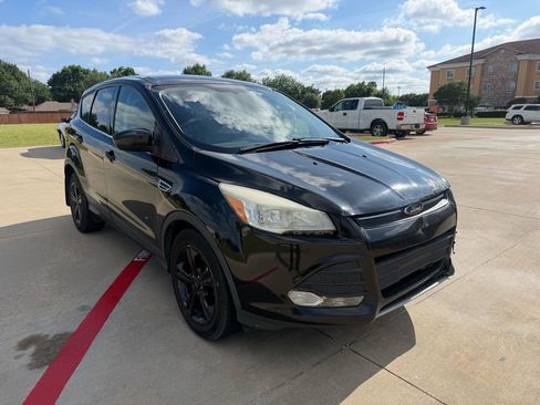 Used 2015 Ford Escape SE FWD image 3