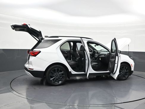 Used 2023 Chevrolet Equinox RS w/ RS Leather Package FWD image 31