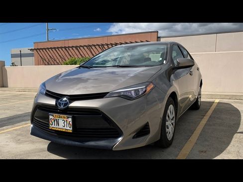Used 2017 Toyota Corolla LE FWD image 1