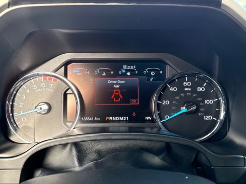 Used 2019 Ford F350 Lariat w/ Camper Package image 34