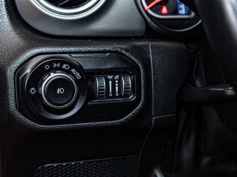 Used 2021 Jeep Wrangler Unlimited Rubicon image 21