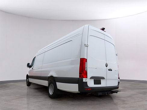 Used 2024 Mercedes-Benz Sprinter 3500 image 7