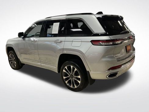 Used 2023 Jeep Grand Cherokee Overland AWD/4WD image 4