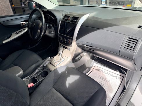 Used 2010 Toyota Corolla S image 20