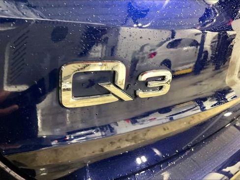 Certified 2025 Audi Q3 2.0T Premium image 8