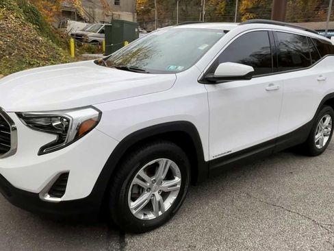 Certified 2020 GMC Terrain SLE w/ Driver Convenience Package image 4