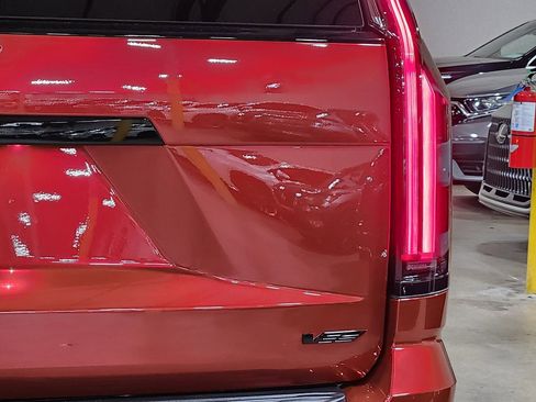 Used 2025 Cadillac Escalade V image 22