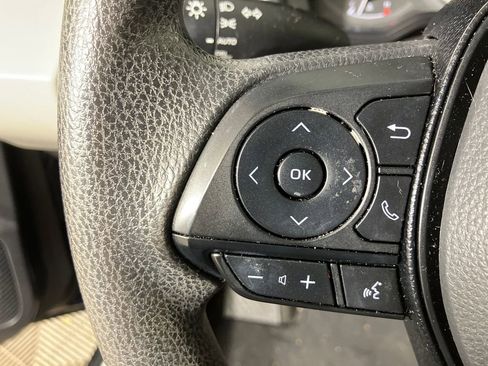 Used 2020 Toyota Corolla LE image 16