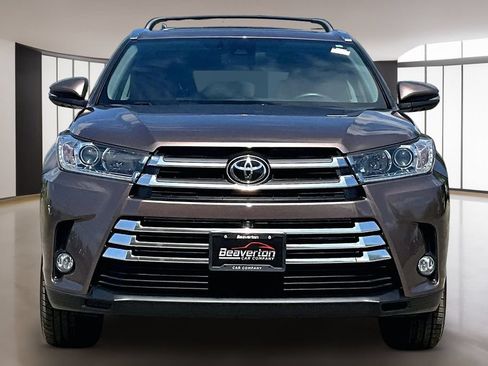 Used 2018 Toyota Highlander Limited Platinum AWD/4WD image 5