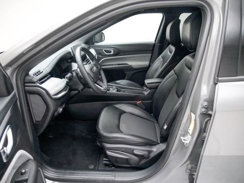 Used 2024 Jeep Compass Latitude AWD/4WD image 23
