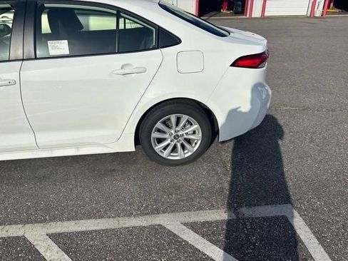 Used 2026 Toyota Corolla LE w/ LE Premium Package FWD image 3