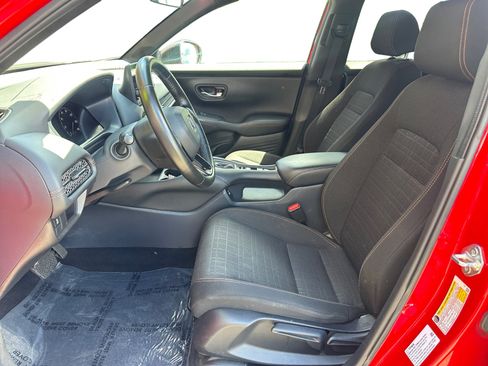 Used 2023 Honda HR-V Sport image 9