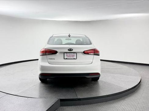 Used 2017 Kia Forte LX FWD image 6