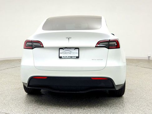 Used 2023 Tesla Model Y Long Range AWD/4WD image 6