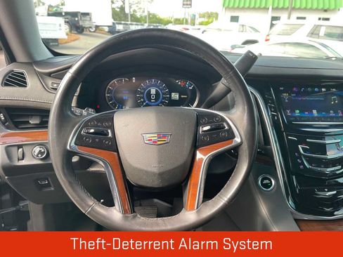 Used 2019 Cadillac Escalade ESV Premium Luxury RWD image 15