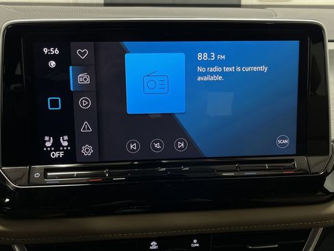 Used 2024 Volkswagen Atlas Cross Sport SE image 18