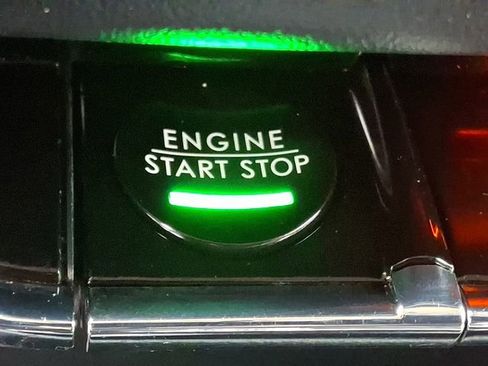 Used 2022 Lincoln Nautilus AWD w/ Premium Package image 23