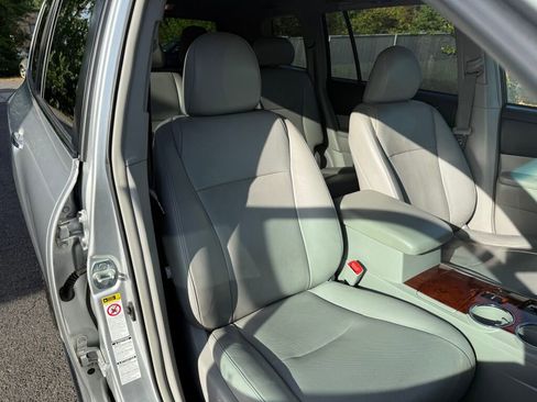 Used 2013 Toyota Highlander Limited image 34