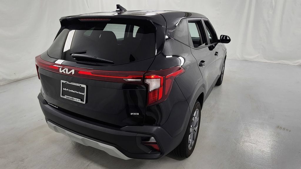 Used 2024 Kia Seltos LX AWD/4WD image 3