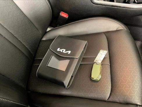 Used 2023 Kia Sorento S FWD image 35