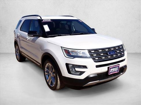 Used 2016 Ford Explorer XLT w/ Equipment Group 202A AWD/4WD image 6