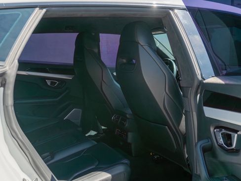 Used 2019 Lamborghini Urus Sport Utility 4D image 50