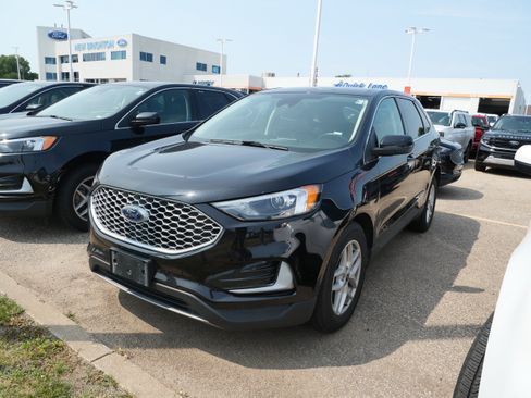 Used 2024 Ford Edge SEL AWD/4WD image 2