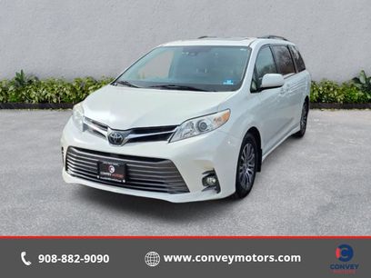 Used 2018 Toyota Sienna XLE w/ XLE Navigation Package