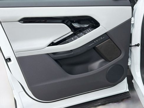 New 2026 Land Rover Range Rover Evoque S AWD/4WD image 21
