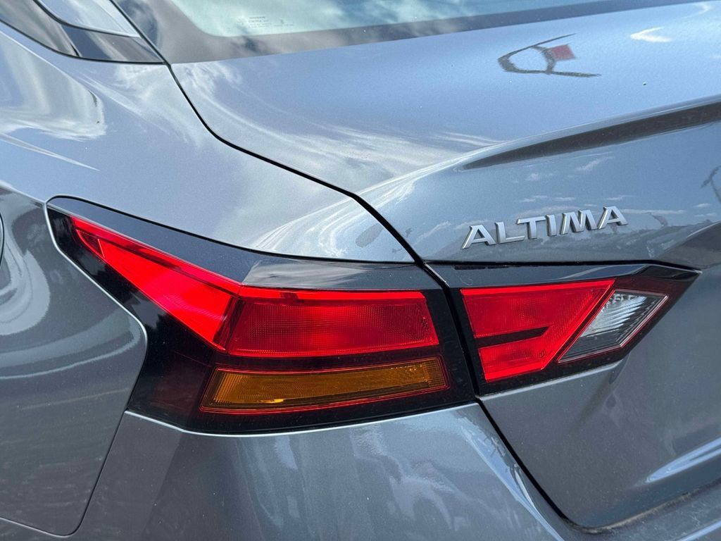 Certified 2025 Nissan Altima 2.5 SL FWD image 10