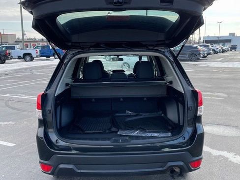 Used 2023 Subaru Forester Premium image 11