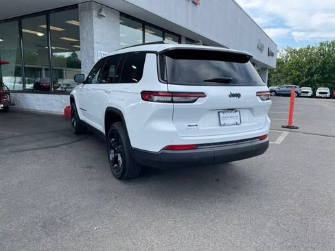 Used 2023 Jeep Grand Cherokee L Altitude AWD/4WD image 7