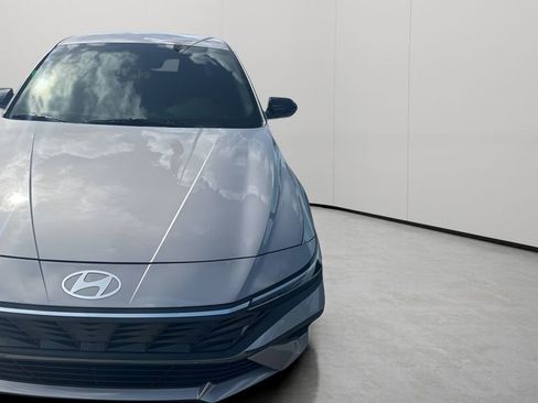 Used 2025 Hyundai Elantra Sport image 3